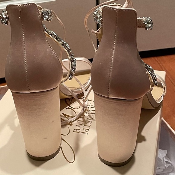 Badgley Mischka blush Block heels size 8.5 - Picture 4 of 7